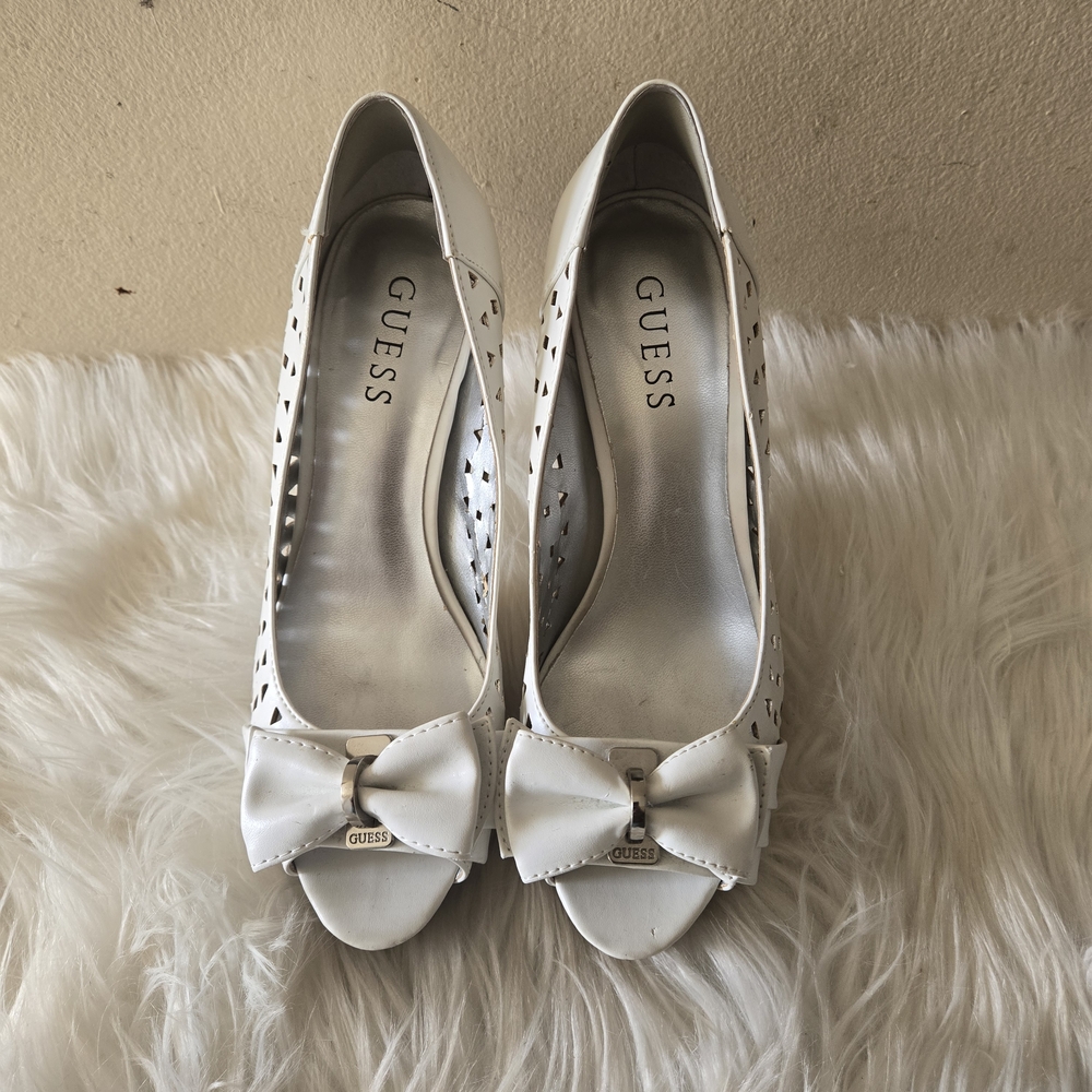 White Guess Bow Peep-Toe Heels Women's Shoes with Heels Size 7M